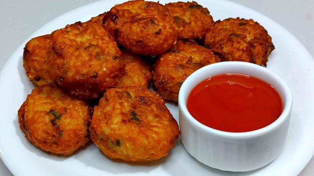 বাসি ভাত দিয়ে পাকোড়া তৈরির রেসিপি জেনে নেওয়া যাক