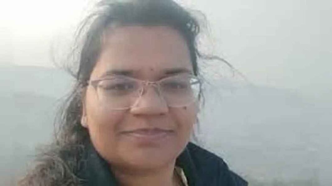 ৬ মাসের সন্তানকে নিয়ে ছয় তলা থেকে মায়ের লাফ, অলৌকিকভাবে শিশুটি বেঁচে গেল