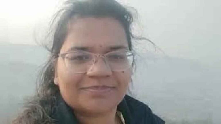 ৬ মাসের সন্তানকে নিয়ে ছয় তলা থেকে মায়ের লাফ, অ*লৌকিকভাবে শিশুটি বেঁচে গেল