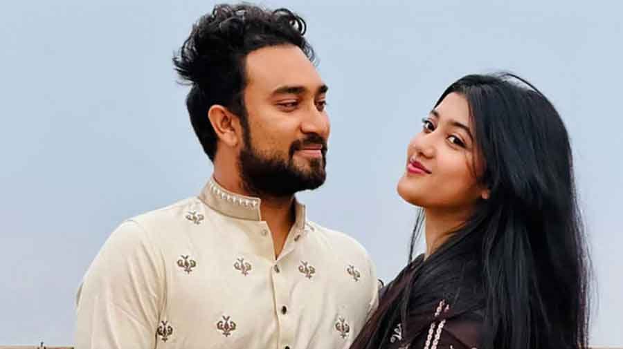  সড়ক দু*র্ঘটনায় স্ত্রীসহ আ*হত অভিনেতা জোভান