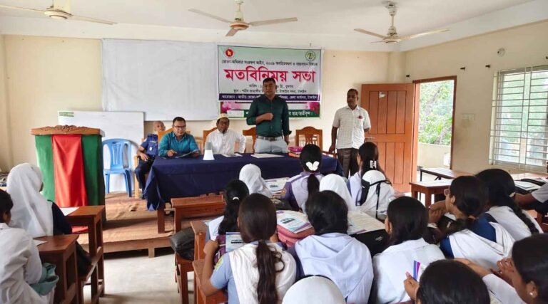 টাঙ্গাইলে শিক্ষার্থীদের সচেতন করতে ভোক্তা-অধিকার আইন নিয়ে সেমিনার