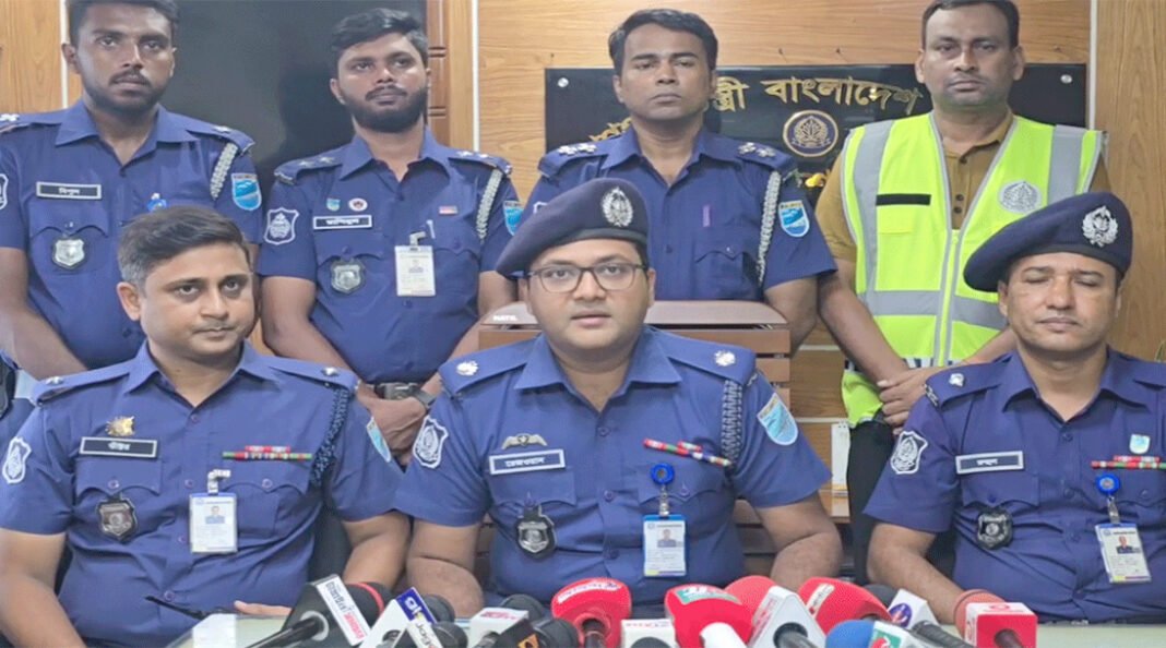 টাঙ্গাইলে গৃহবধূ হ#ত্যা মামলায় গ্রেপ্তা*র ২, স্বর্ণালংকার ও টাকা উদ্ধার