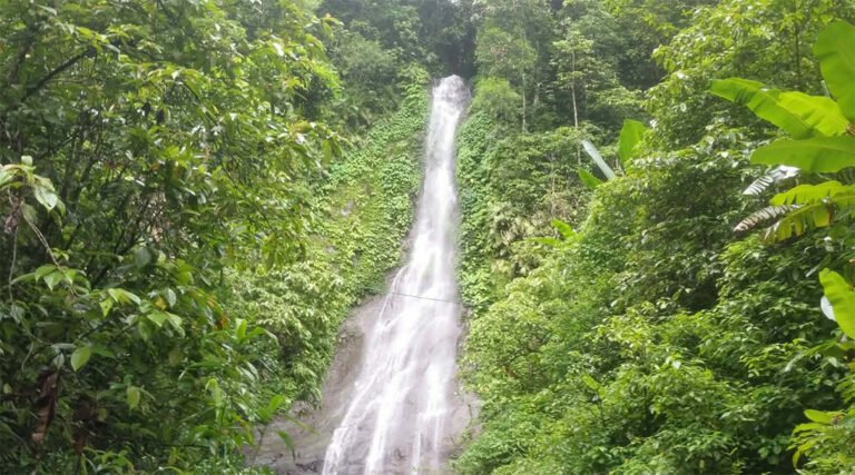 বড়লেখার নতুন ঝর্ণা ‘পরীকুন্ড’ 