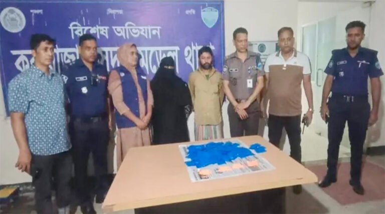 কক্সবাজার সদর হাসপাতাল প্রাঙ্গণ থেকে ১৭ হাজার ইয়াবাসহ দম্পতি আট*ক