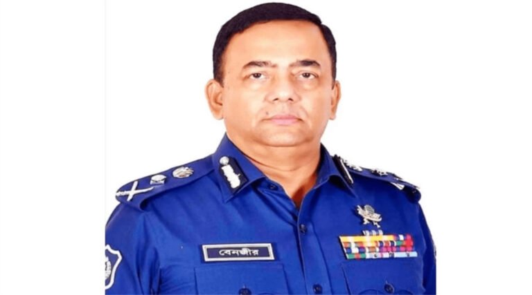 সাবেক আইজিপি বেনজীর আহমেদ দুবাইয়ে গ্রেফতা#র