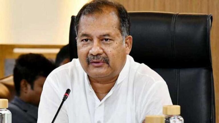 সাংবাদিকদের প্রধান দায়িত্ব তথ্য তুলে ধরা,অ্যাক্টিভিস্ট হওয়া নয়: তথ্যমন্ত্রী