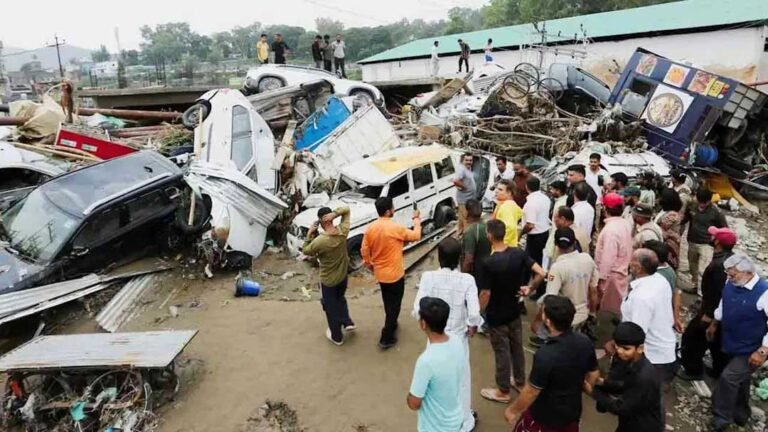 ভারতে হড়কা বান এবং ভূমিধসে নি*হত অন্তত ১৯