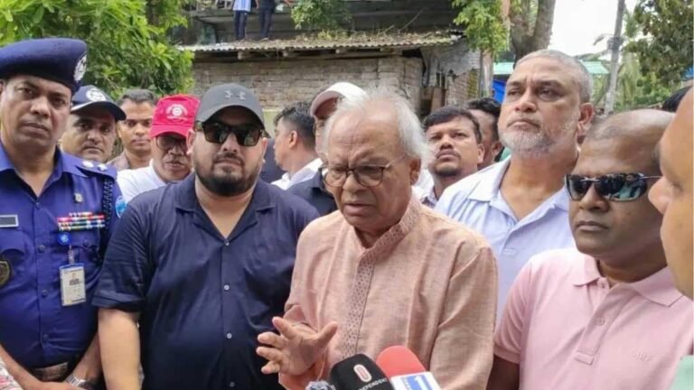 সাবেক রাষ্ট্রপতির বাড়ি যাওয়ার রাস্তার জন্য হাওরের পরিবেশ ধ্বং*স করা হয়েছে: রিজভী