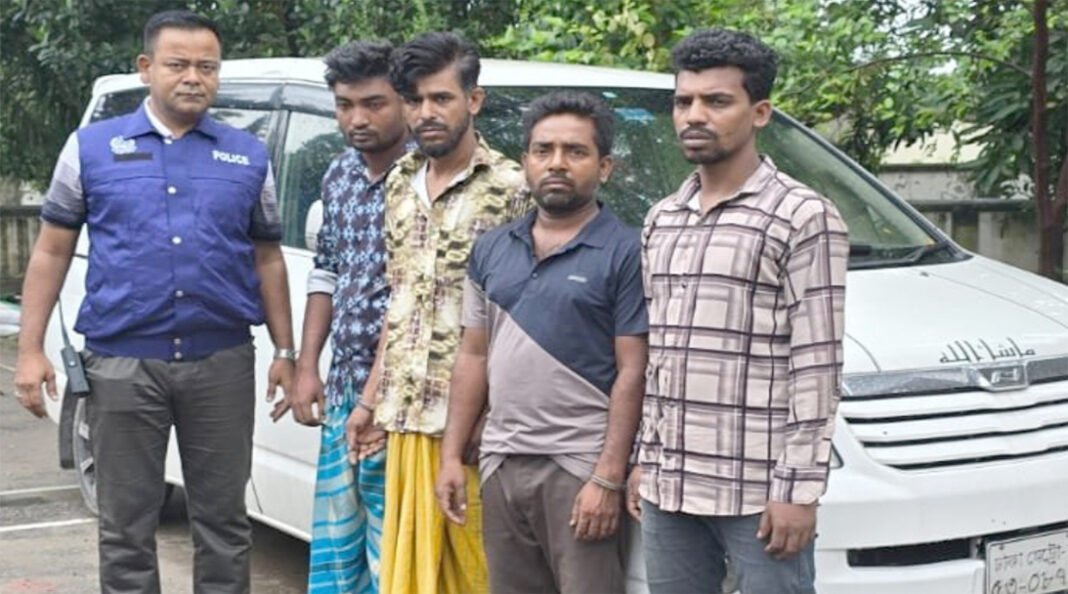 ডিবি পরিচয়ে অপহরণ ও দস্যুতা: ধামরাইয়ে চারজন গ্রেপ্তা#র