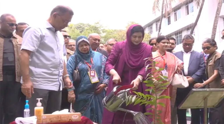 ঢাকা মেডিক্যালে বৃক্ষরোপণ কর্মসূচি উদ্বোধ#ন করলেন প্রধানমন্ত্রী