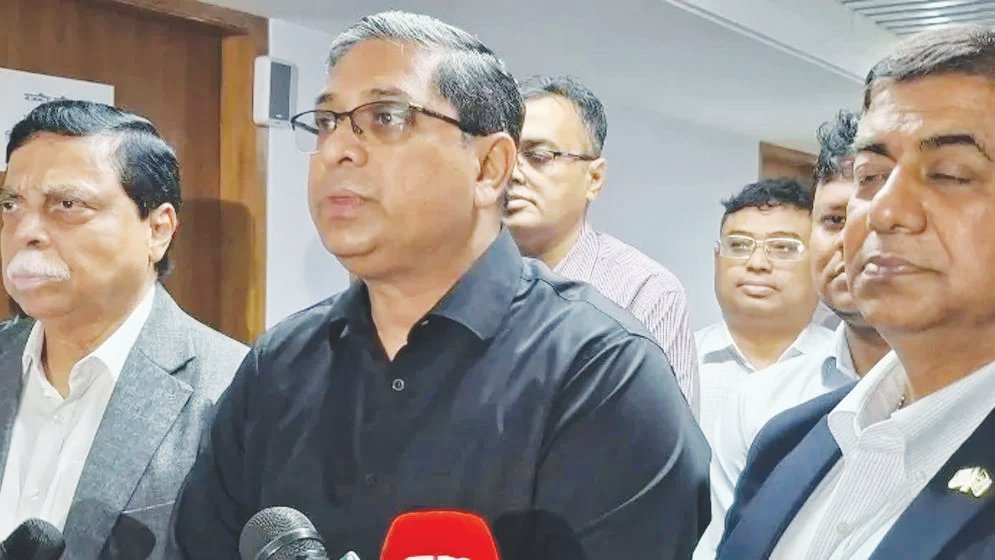সেপ্টেম্বর থেকে ২ লাখ কর্মী নিতে শুরু করবে মালয়েশিয়া : স্থানীয় সরকার প্রতিমন্ত্রী