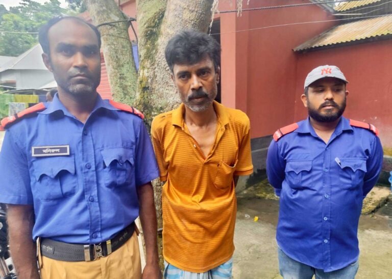 ঘিওরে ১১ বছরের মেয়েকে ধ*র্ষ*ণের অ*ভিযোগে সৎ পিতা আ*টক