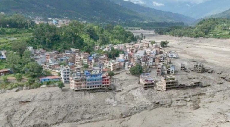 নেপালে বন্যায় মৃতে*র সংখ্যা বেড়ে ৯০৩, এখন নিখোঁজ ৪ হাজারের বেশি