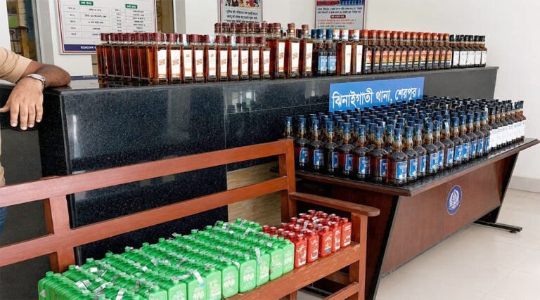 ঝিনাইগাতীতে অভিযান: বনের ভেতর থেকে ৬০০ বোতল ভারতীয় মদ উদ্ধা*র