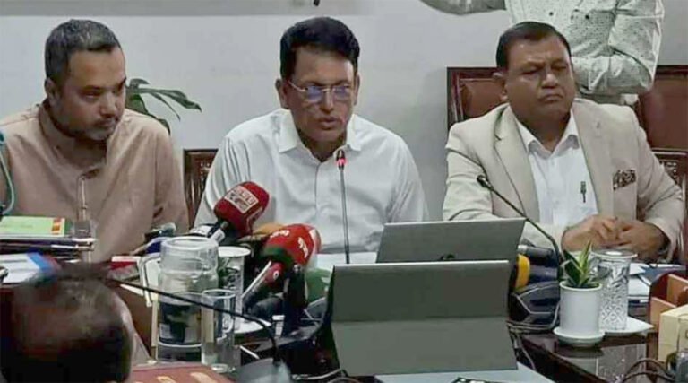 মন খুলে গান গাওয়া যায়: নম্বর দেওয়া যায় না: এহছানুল হক মিলন