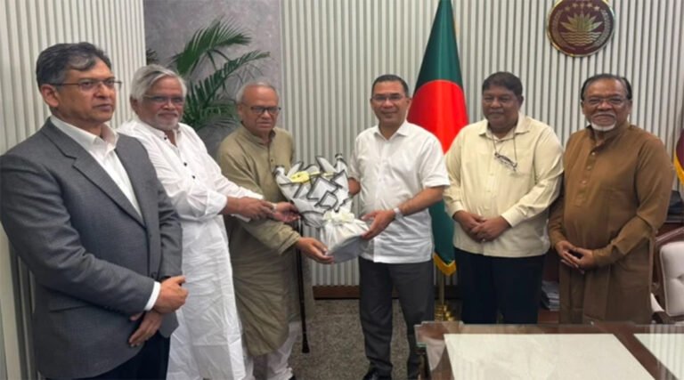 প্রধানমন্ত্রীর সাথে সাক্ষাৎ করলেন স্থায়ী কমিটির নবনিযুক্ত চার সদস্য
