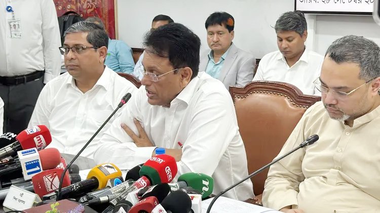 এসএসসির খাতা মূল্যায়নে ভুল, পরীক্ষকদের বিরু*দ্ধে ব্যবস্থা নেওয়ার চিন্তা