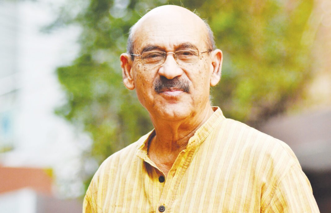 ৮২ বছর পেরিয়েও অভিনয়ের সঙ্গে নিবিড়ভাবে যুক্ত আবুল হায়াত