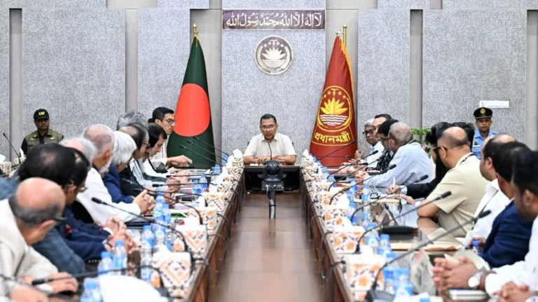 শিল্প-কারখানায় চাহিদা অনুযায়ী গ্যাস-বিদ্যুৎ সরবরাহে প্রধানমন্ত্রীর আশ্বাস