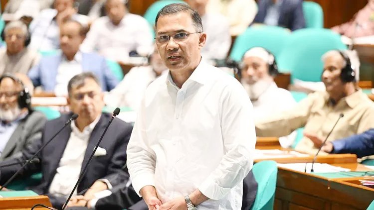 প্রশিক্ষণ বিমান বন্ধ করে আলাদা রানওয়ে নির্মাণের পরিকল্পনা নেই: প্রধানমন্ত্রী