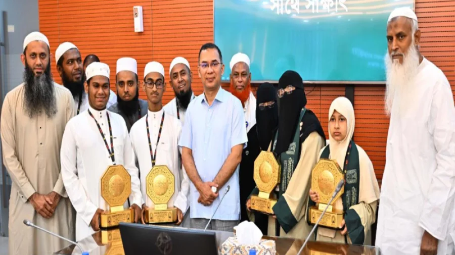 সৌদি আরবে কোরআন প্রতিযোগিতার বিজয়ী হাফেজদের সংবর্ধনা দিলেন প্রধানমন্ত্রী