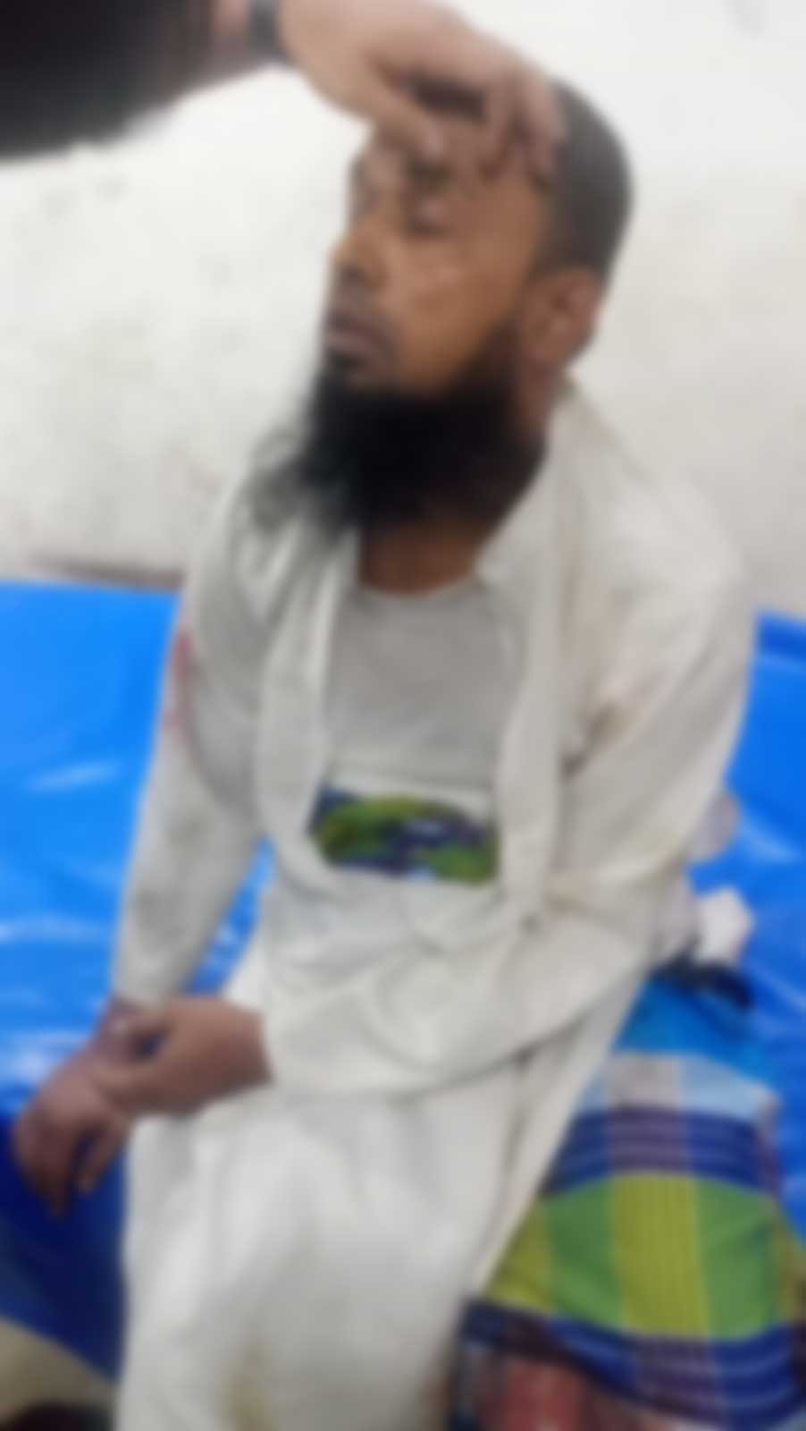 নোয়াখালীতে মাদ্রাসা শিক্ষকের বিরুদ্ধে ছাত্রীকে ধ*র্ষণের অ*ভিযোগ,গ*ণধো*লাই