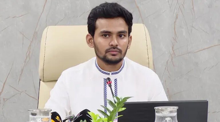 আসিফ মাহমুদসহ ৪ জনের বিরুদ্ধে দুর্নীতি*র অনুসন্ধান শুরু