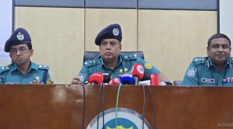 ক*কটেল বিস্ফোর*ণ নিয়ে নাসীরুদ্দীন পাটওয়ারীকে জিজ্ঞাসাবাদ করা উচিত : ডিএমপি