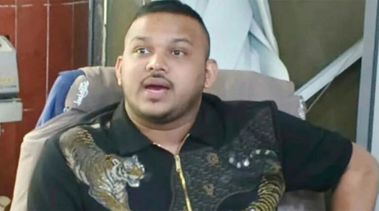 প্রিজন ভ্যা*ন থেকে ‘পিচ্চি রাজা’ পা*লানোর ঘটনায় ৫ পুলিশ সদস্য ব*রখাস্ত