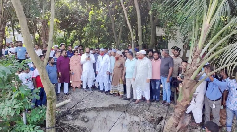 ধলেশ্বরীর ভাঙন পরিদর্শনে এমপি আব্দুল্লাহ, দ্রুত সমাধানের আশ্বাস