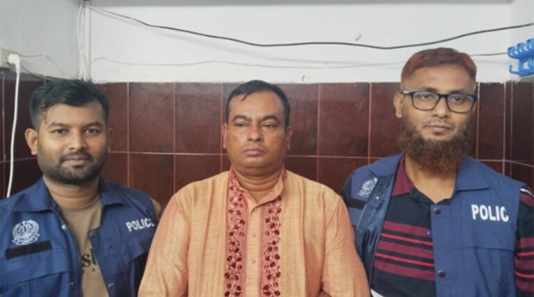 সাভারে দণ্ডপ্রাপ্ত আ.লীগ নেতা ‘মোবাইল মনির’-গ্রেপ্তা*র