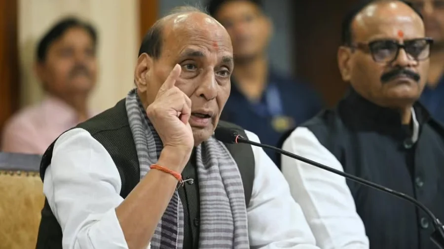 বাংলাদেশের মতো সরকার পরিবর্তন করতে চায় কংগ্রেস, ভারতের প্রতিরক্ষামন্ত্রীর দাবি