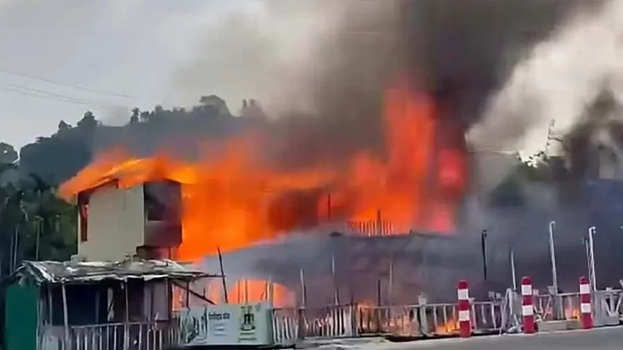 টুপটুপ রিসোর্ট পুরো ভ*স্মীভূত, নি*হত বেড়ে ১০