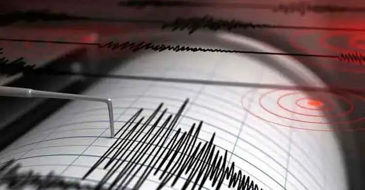 মধ্যরাতে দেড় ঘণ্টার ব্যবধানে তিনবার ভূমিকম্পে কাঁপলো বাংলাদেশ