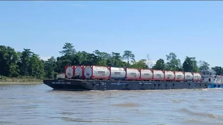 ৭০ বছর পর আসাম থেকে বাংলাদেশে আসছে নৌযান