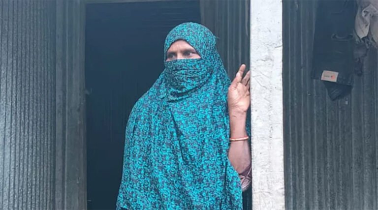 ফ্যামিলি কা*র্ডের কথা বলে টিপসই নেন জা*মায়াতকর্মী, পরে জানলেন বিয়ে হয়ে গেছে