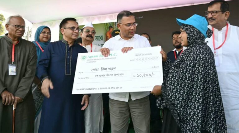 রাজশাহী অঞ্চলের ৩৯ হাজার আখচাষিকে প্রণোদনা দিলেন প্রধানমন্ত্রী