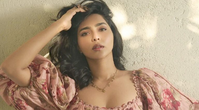 আমার পোশাক দর্শক ঠিক করে দেবেন না, ট্রল নিয়ে ক্ষুব্ধ ঐশ্বরিয়া লক্ষ্মী