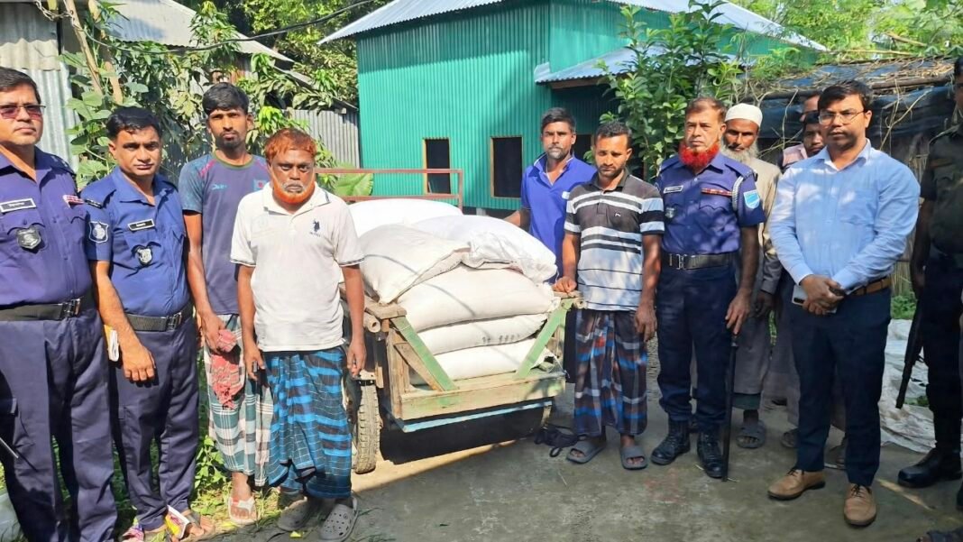 অধিক মূল্যে ও নিয়মবহির্ভূত সার বিক্রির দায়ে দৌলতপুরে সাব-ডিলারকে ২ লাখ টাকা জরিমানা
